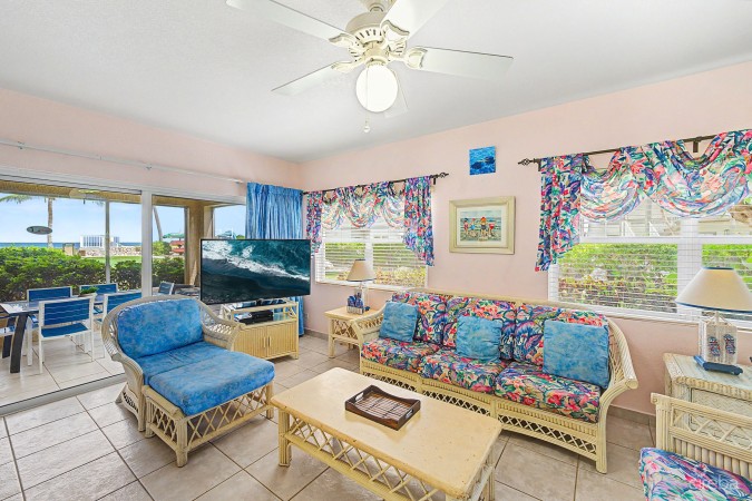 PLANTATION VILLAGE #9- SEVEN MILE BEACH