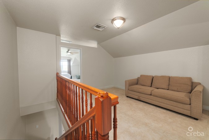 SPACIOUS 3 BED + DEN TOWNHOME AT L'AMBIENCE