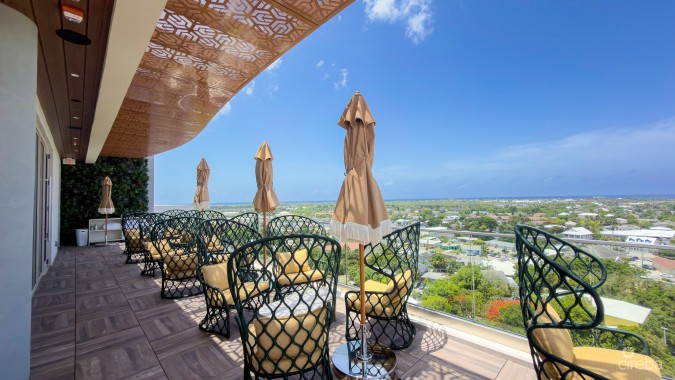 ONE GT - FURNISHED 2 BED WITH DEN