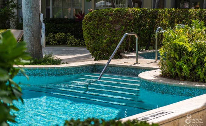 BRITANNIA KINGS COURT      CANAL FRONT    4 BED/3  BATH      PLUS BOAT DOCK