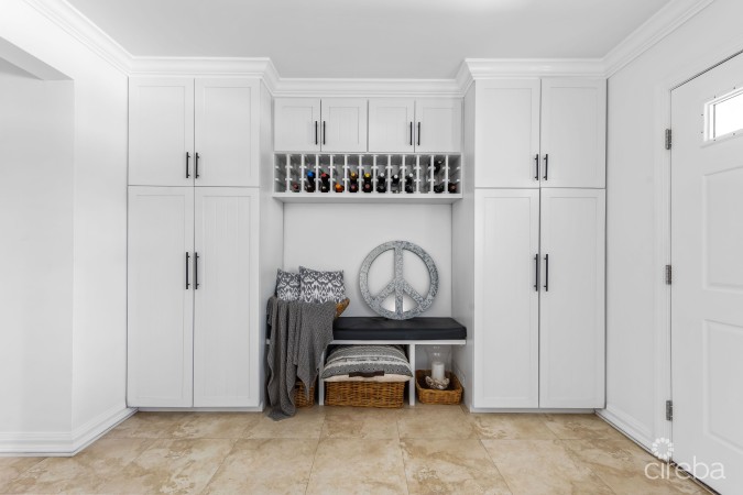 LIME TREE BAY UNIQUE 4 BED, 3.5 BATH WITH WATER VIEWS