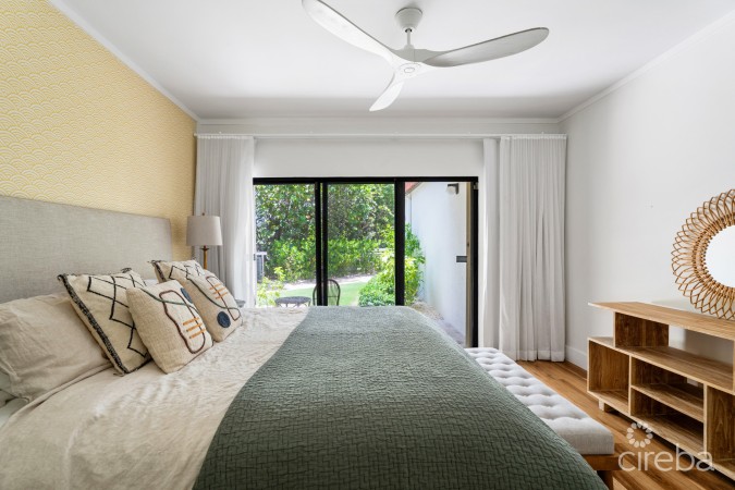 VILLA PAPPAGALLOS 4, WEST BAY RENOVATED CONDO