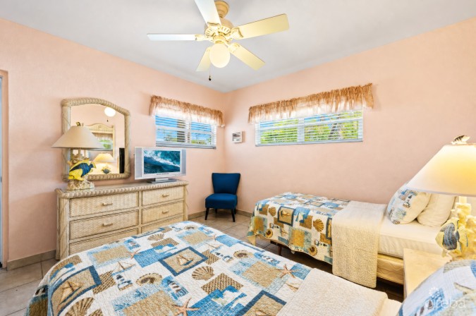 PLANTATION VILLAGE #9- SEVEN MILE BEACH