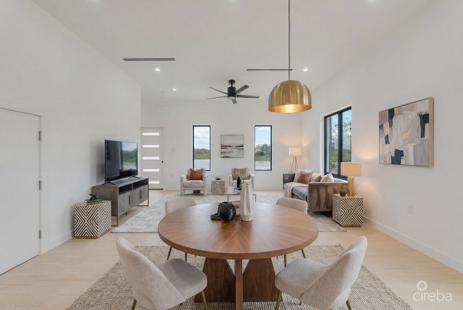 2 BEDROOM, 2.5 BATHROOM DUPLEX IN LOOKOUT GARDEN