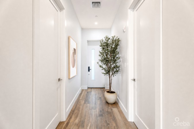 AURA PENTHOUSE #404