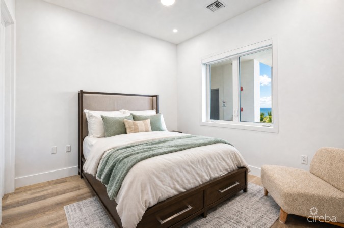 AURA PENTHOUSE #404