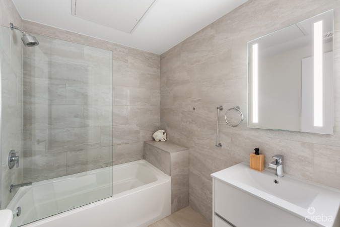 VELA 112, 4-BED SOUTH SOUND TOWNHOME
