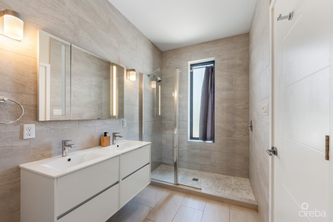 VELA 112, 4-BED SOUTH SOUND TOWNHOME