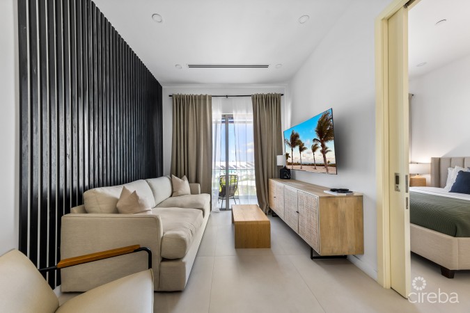 HARBOUR WALK 211, 1 BED + DEN