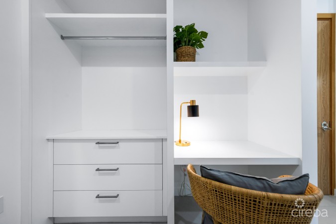 HARBOUR WALK 211, 1 BED + DEN