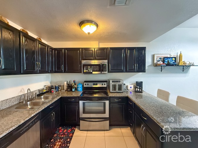 MIZPAH 2 BED, 2.5 BATH TOWNHOUSE, WEST BAY