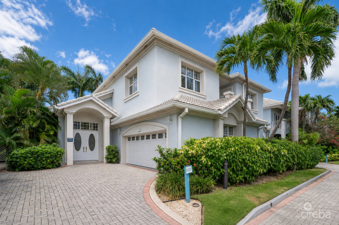 RARE KING'S COURT VILLA IN BRITANNIA | SEVEN MILE BEACH CORRIDOR