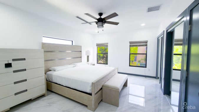 TROPHY CRESCENT 5-UNIT DEVELOPMENT