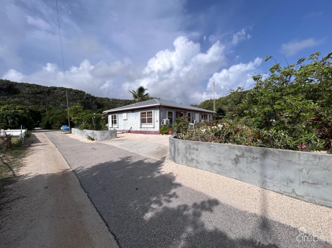 CAYMAN BRAC FAMILY HOME