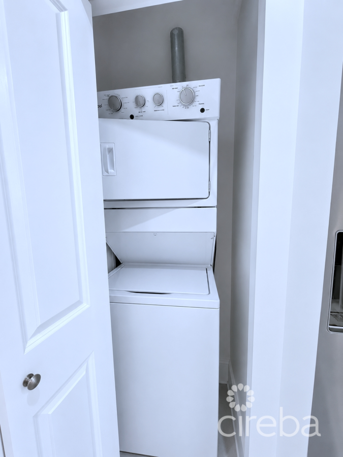 YARL 1BED/1BATH -- FURNISHED