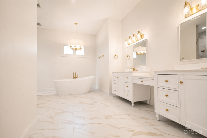 RARE KING'S COURT VILLA IN BRITANNIA | SEVEN MILE BEACH CORRIDOR