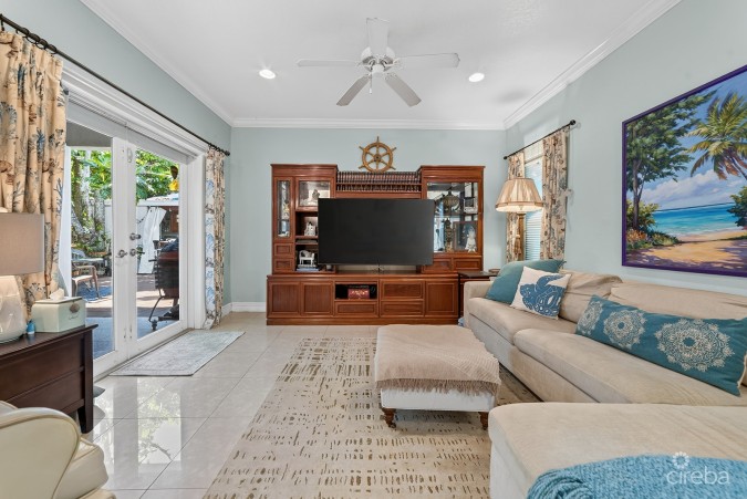 SAVANNAH NEWLANDS FAMILY HOME WITH POOL, OUTSDIE BAR & INCOME-GENERATING GUEST SUITE