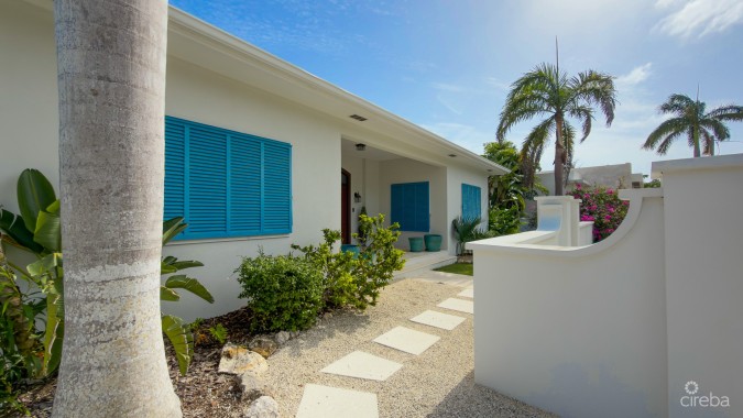 SEVEN MILE BEACH CORRIDOR FAMILY HOME