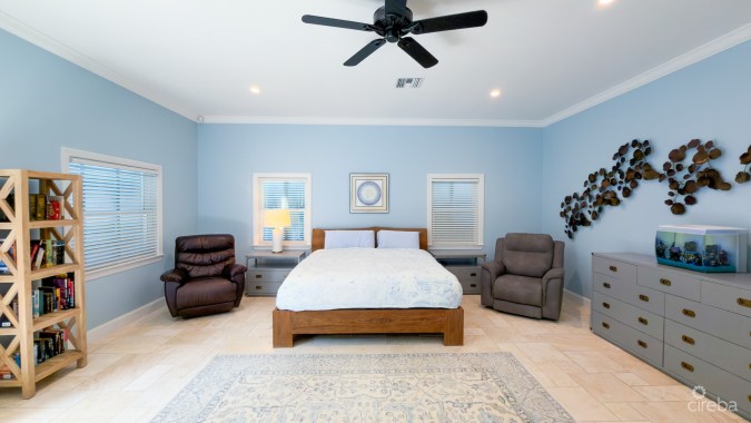 SEVEN MILE BEACH CORRIDOR FAMILY HOME
