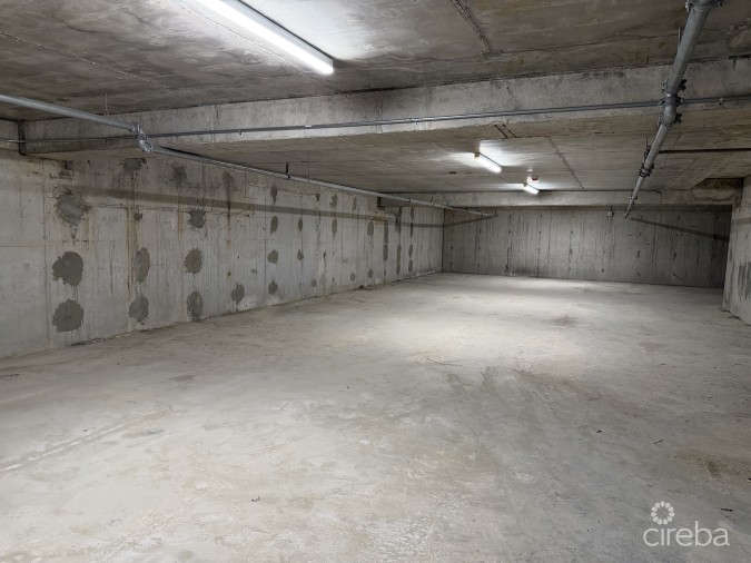 SUPERBLY LOCATED GROVE TOO STORAGE UNIT