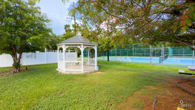 SNUG HARBOUR ANDREW DRIVE - 4 BEDROOM FAMILY HOME IN THE SEVEN MILE BEACH CORRIDOR