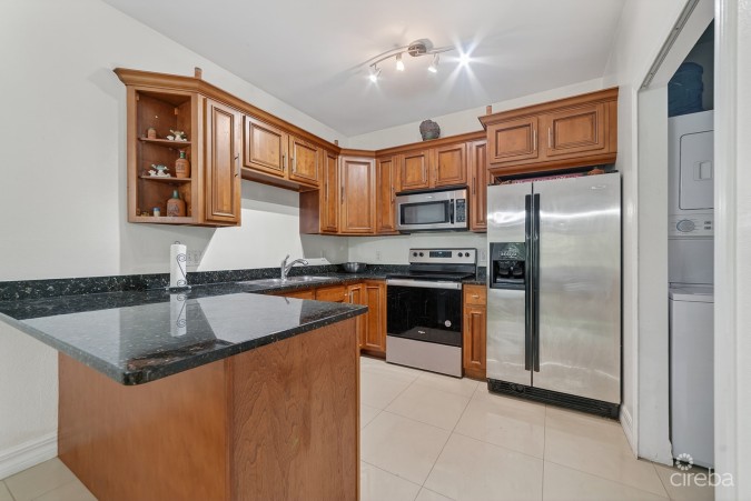 2 BEDROOM CONDO IN LANTERN POINT