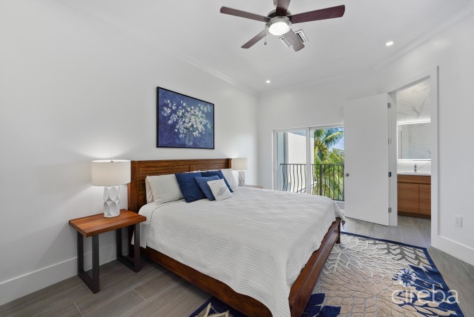 REDUCED! TURNBERRY  EAST #3 , CRYSTAL HARBOUR