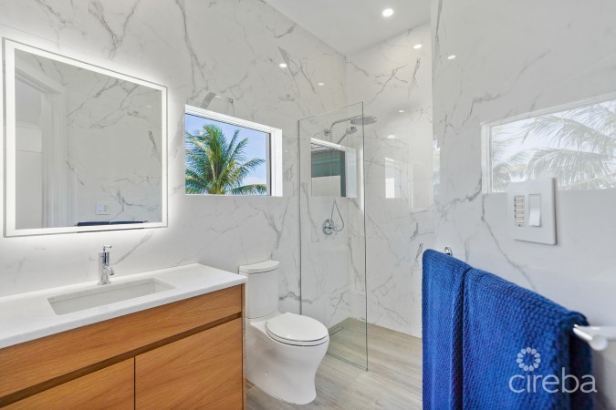 REDUCED! TURNBERRY  EAST #3 , CRYSTAL HARBOUR