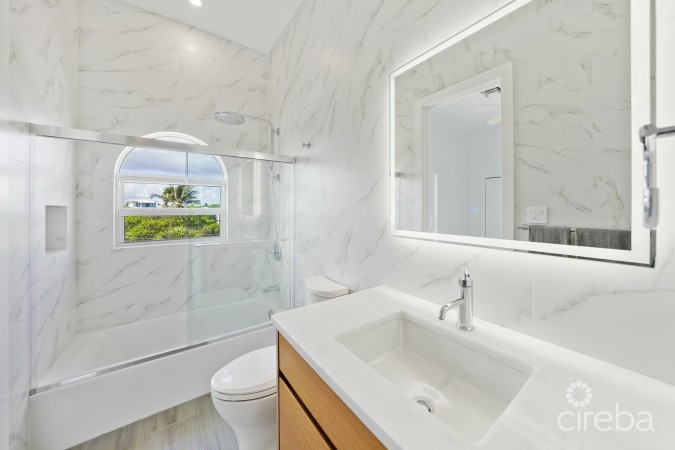 REDUCED! TURNBERRY  EAST #3 , CRYSTAL HARBOUR