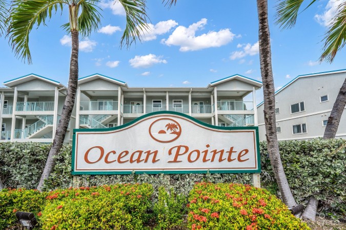 OCEAN POINTE VILLAS  3 BED, 2 BATH, 2ND FLOOR PENTHOUSE