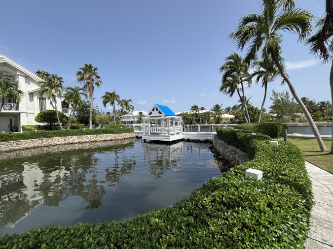 Kings Court 2 Bedroom w/dock