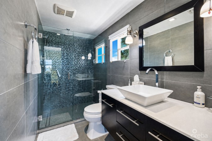 COCONUT BAY 121 OCEAN FRONT RESIDENCE