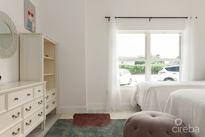 WOODRIDGE - REDBAY! FULLY FURNISHED AND VENDOR PAYS STAMP DUTY