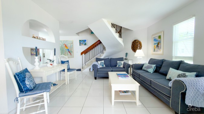 CAYMAN REEF 3 BED SEVEN MILE BEACH