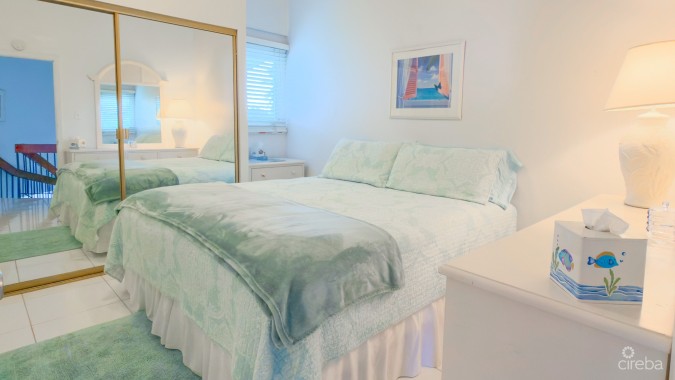CAYMAN REEF 3 BED SEVEN MILE BEACH