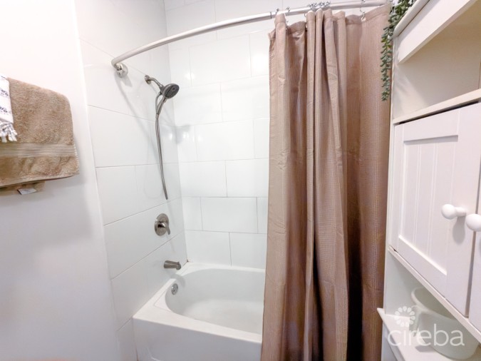 EMERALD ISLE 2 BEDROOM TOWNHOUSE
