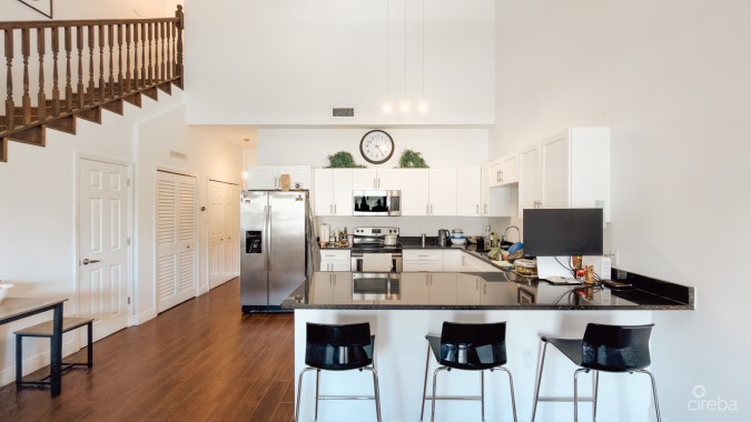 EMERALD ISLE 2 BEDROOM TOWNHOUSE