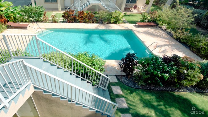 EMERALD ISLE 2 BEDROOM TOWNHOUSE