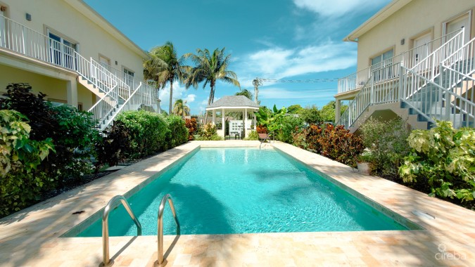 EMERALD ISLE 2 BEDROOM TOWNHOUSE