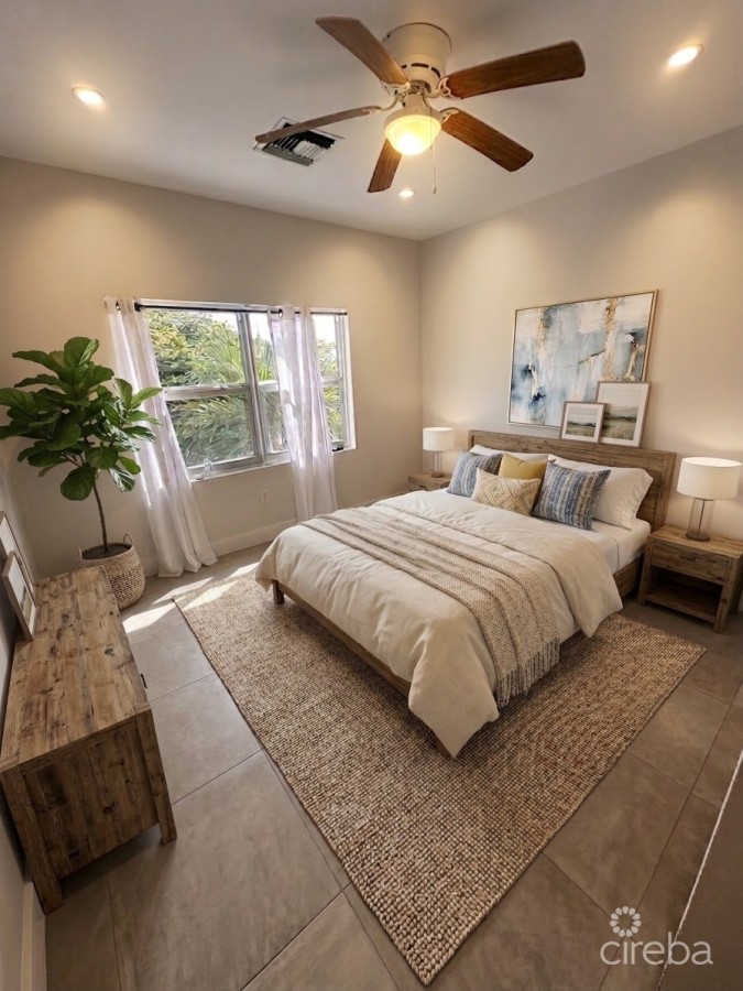 GLEN EDEN RENOVATED 2 BED END UNIT WITH ENCLOSED YARD