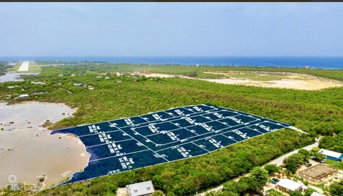 ALEXANDER GROVE SUBDIVISION - CAYMAN BRAC - POND LOT 3