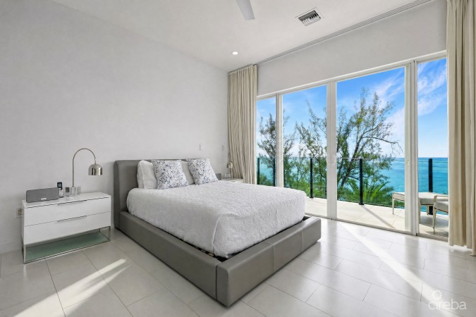 SHORE CLUB #6- OCEAN VIEW PENTHOUSE WITH PRIVATE ROOF TOP TERRACE- VENDOR TO PAY STAMP DUTY!!!!!!!