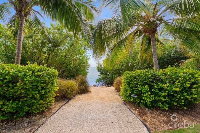 AURA  OCEANVIEW THREE BED TOWNHOME WITH DEN