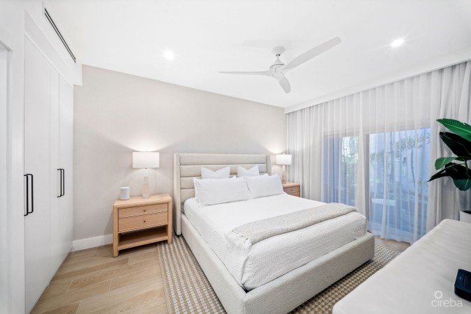AVALON 9, EXQUISITE BEACHFRONT CONDO