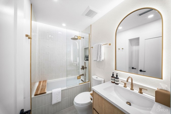 AVALON 9, EXQUISITE BEACHFRONT CONDO