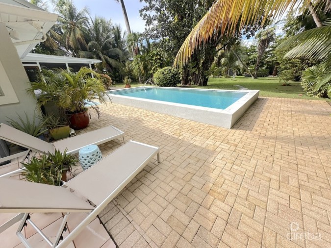 RARE DOUBLE-LOT OASIS BUNGALOW  WITH POOL IN SNUG HARBOUR