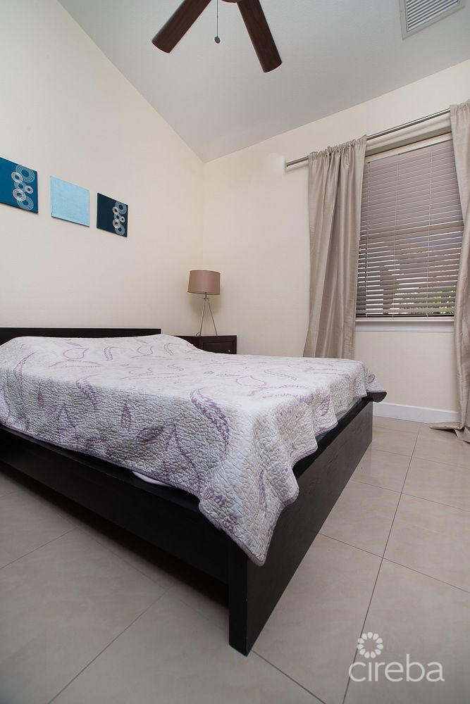 LANTERN POINT 2 BEDROOM TOP-FLOOR CONDO - PROSPECT