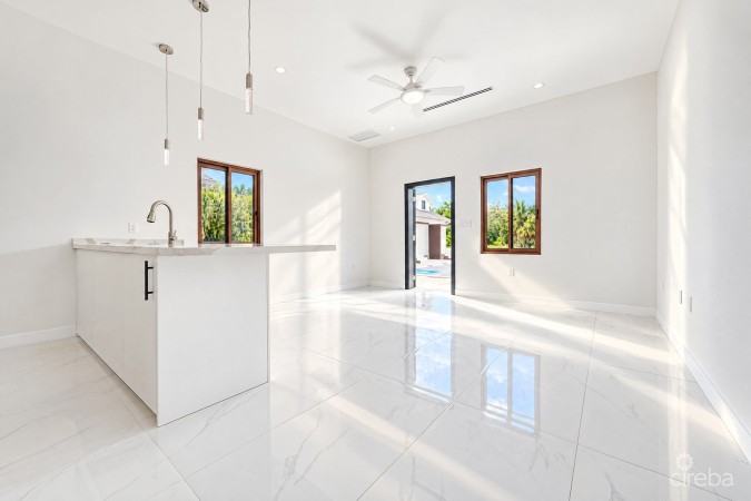 NORTH PALM HEIGHTS - END UNIT #7