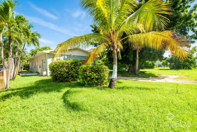 PRIME WEST BAY DEVELOPMENT OPPORTUNITY | 0.84 ACRES