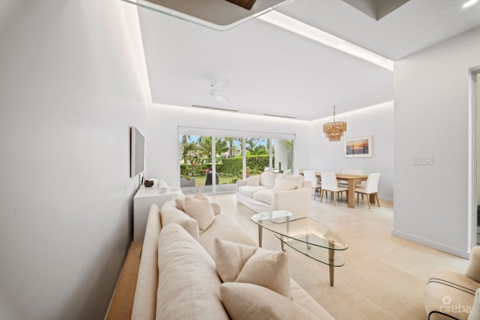 SOLARA #104 | LUXURY TOWNHOUSE IN CRYSTAL HARBOUR